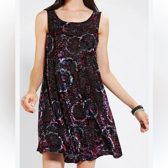 MINKPINK Dresses & Skirts - MinkPink Look But Don’t Touch Velvet Mini Dress Small